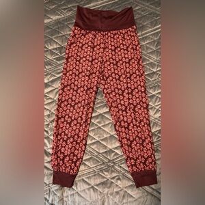 Aerie burgundy print jogger pyjama pants with rollover waist, size medium
